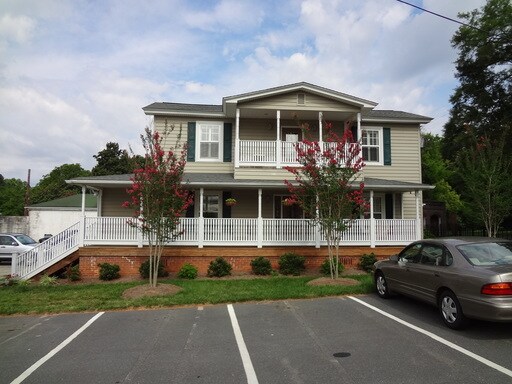 Primary Photo - 47 N Main St