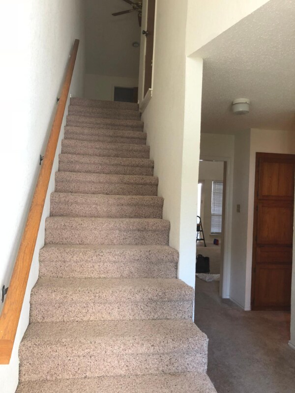 Building Photo - 526 Oakridge Dr