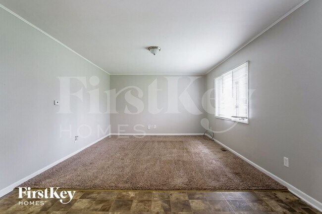 Foto del edificio - 104 E Oak St