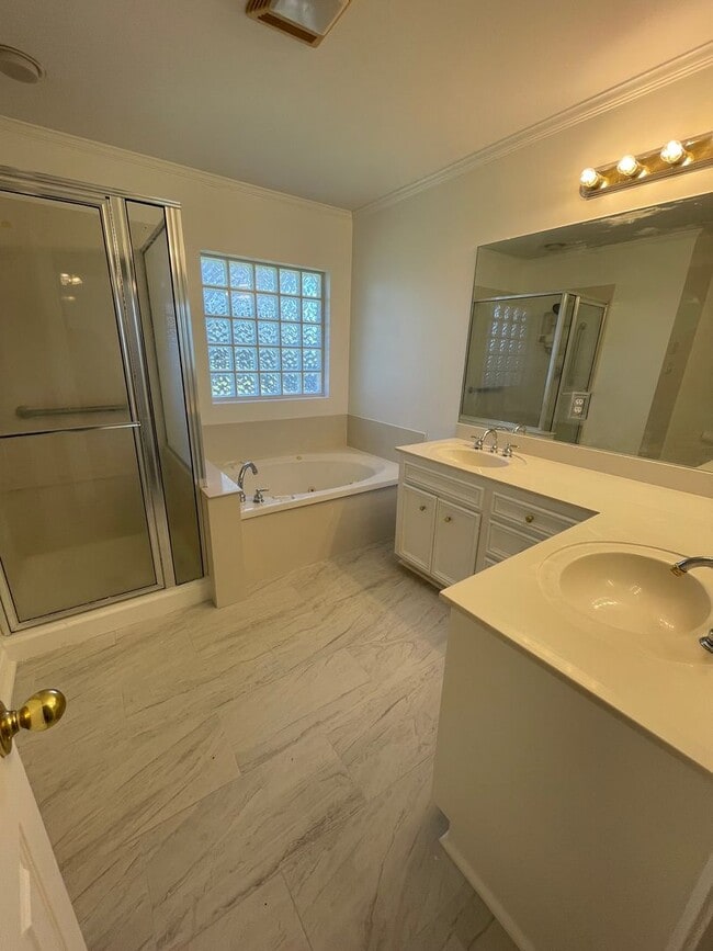 Building Photo - Azalea Gardens Comfort