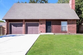 Building Photo - 445 Larkspur Ct