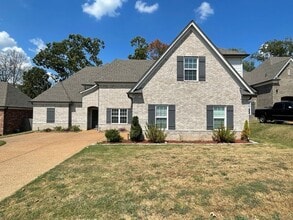 Building Photo - 688 Dudley Dr