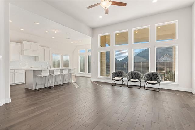 Building Photo - 1601 Red Rose Trl