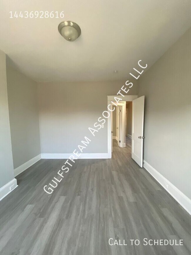 Foto del edificio - 2926 Arunah Ave