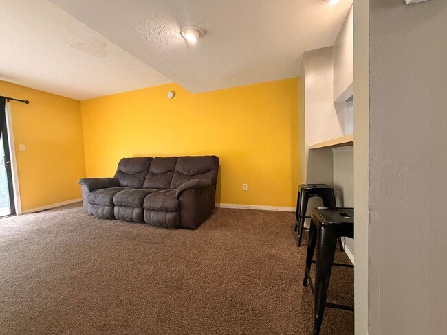 Foto del edificio - Great 3 bed 2.5 Bath on South Side of Bloomington!