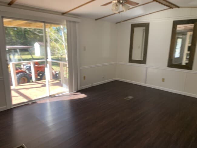 Building Photo - 111 Hunter Ct