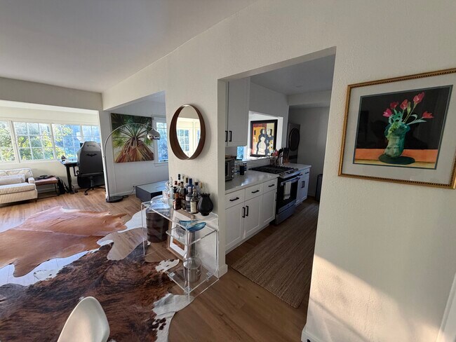 Foto del edificio - 6124 Glen Tower St