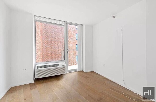 Building Photo - Beautiful 2 bedroom now available