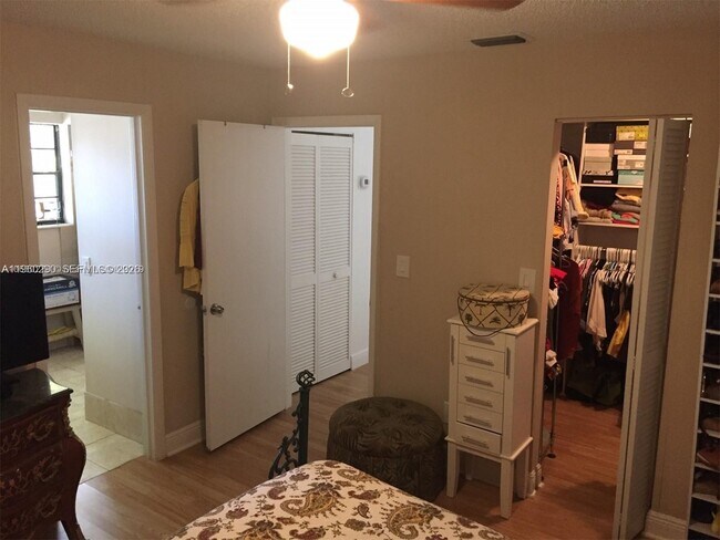 Building Photo - 2191 Bayberry Dr