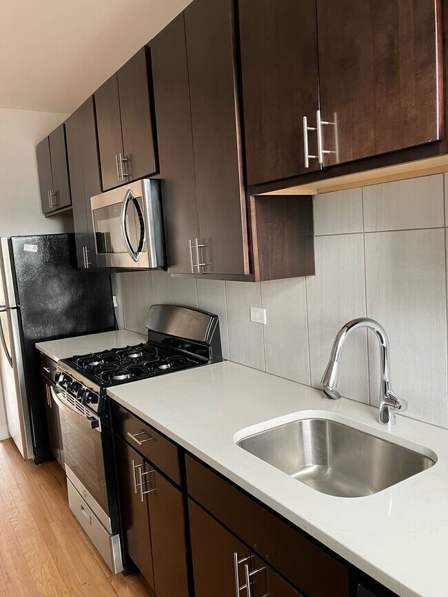 Foto del edificio - 4405 N Kimball Ave