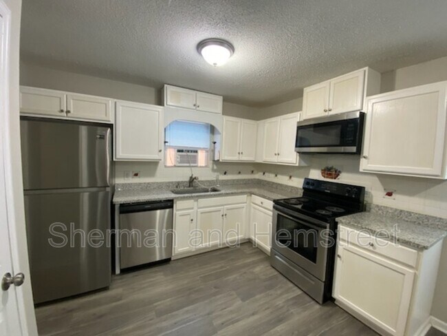 Building Photo - 3032 Libby Dr
