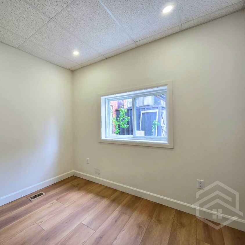 Photo du bâtiment - 1-Bedroom Available in Springfield!!
