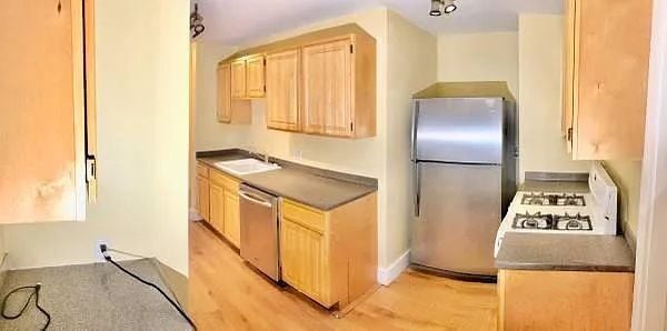 Building Photo - Spacious 2 BED 1 BATH close to Forest Hills Train Station
