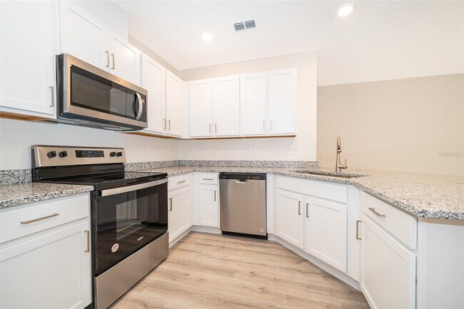 Building Photo - 9407 Westside Hls Dr