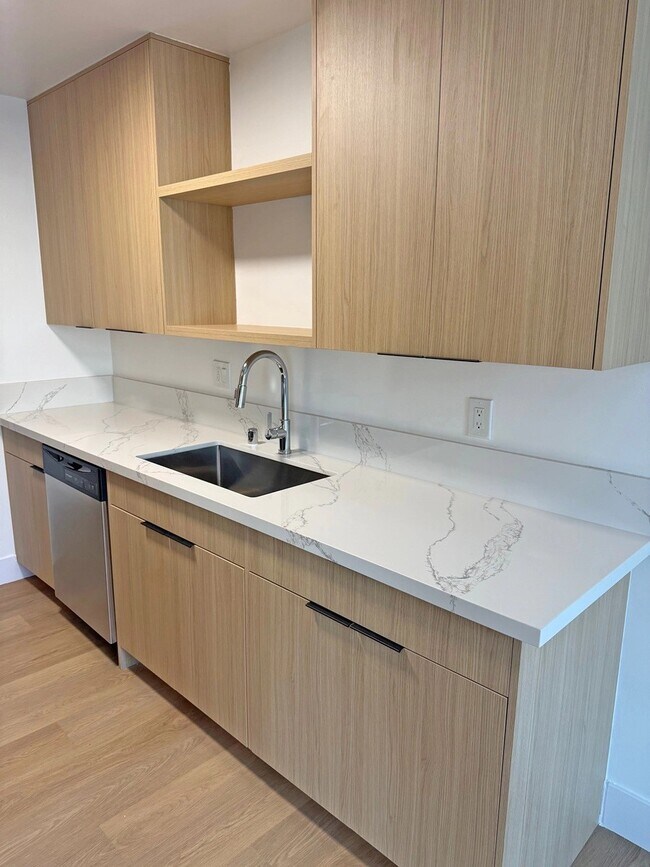 Foto del edificio - 11070 Rose Ave