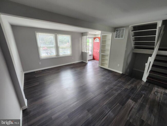 Building Photo - 1768 Carriage Way