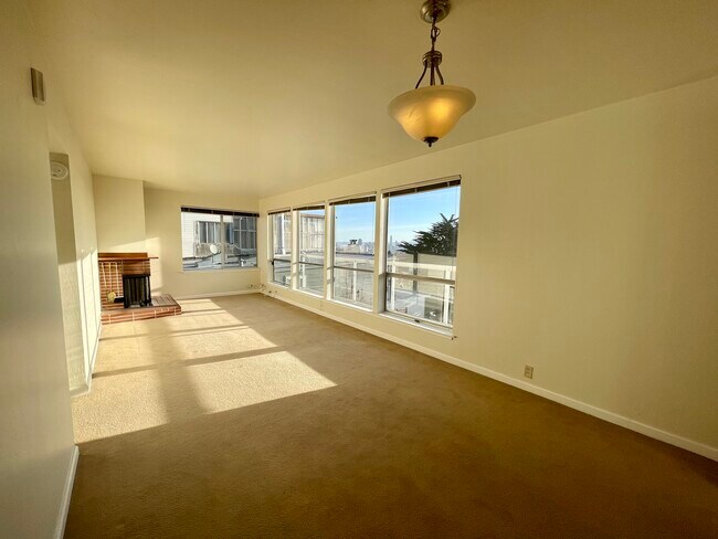 Foto del edificio - 695 Grand View Ave