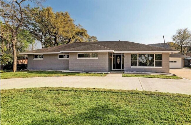 Foto del edificio - 3619 N Braeswood Blvd