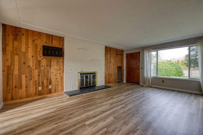 Foto del edificio - Move in Ready! Desirable Tumwater Hill 196...