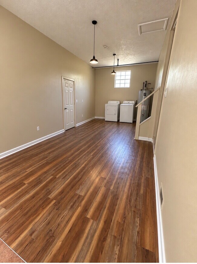Foto del edificio - "Charming 3-Bed Home in Clarksville – Cozy Living with 1.5 Baths at 512 Appleton!"