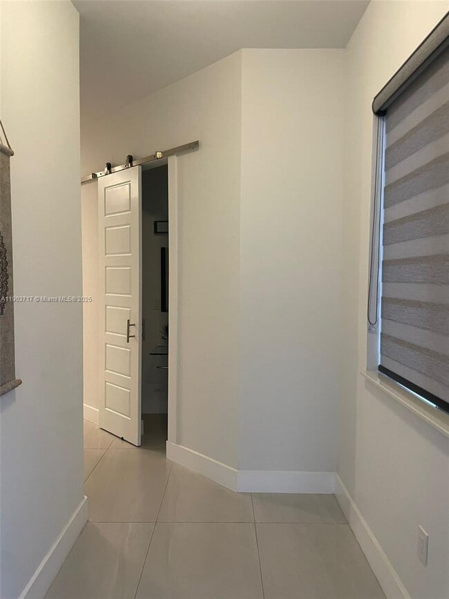 Foto del edificio - 3270 SW 44th St