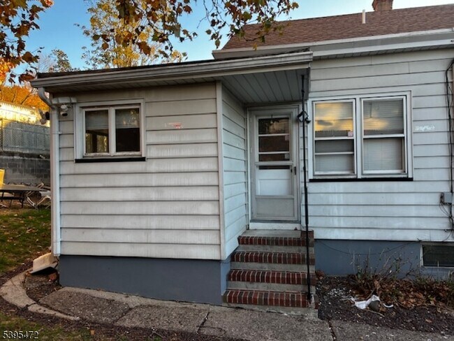 Foto del edificio - 110 Rockland Ave