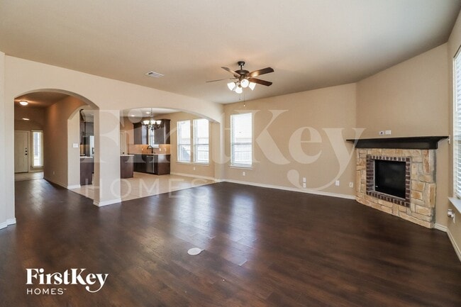 Building Photo - 1005 Destrehan Dr