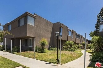 Building Photo - 18110 Killion St