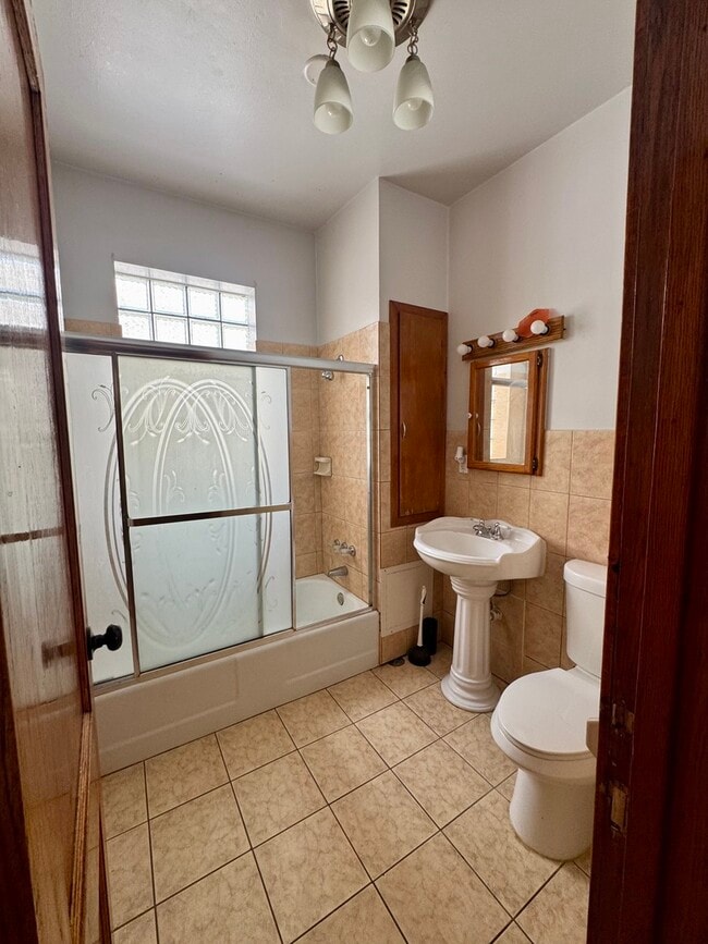 Foto del edificio - 4249 W Potomac Ave