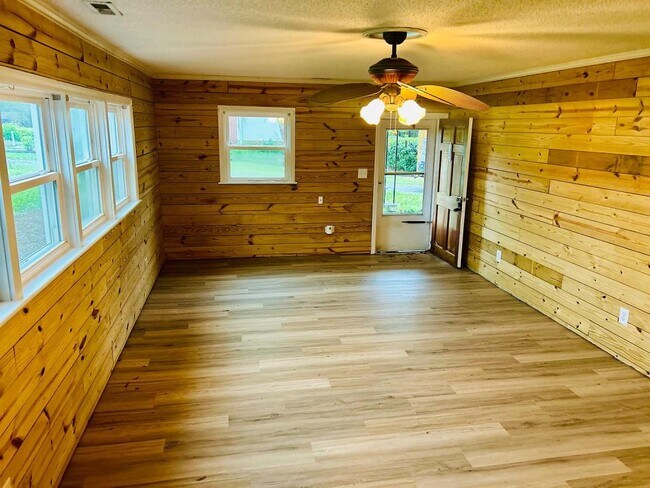 Foto del edificio - 111 Pinehaven Dr