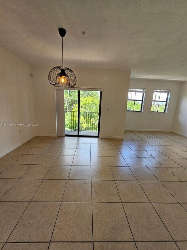 Foto del edificio - 10630 Northwest 88th Street Apt #208, Dora...