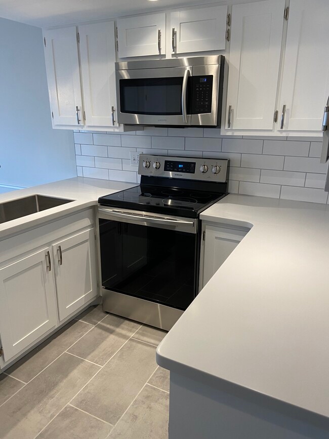 Building Photo - 2608 Valley Brook Dr