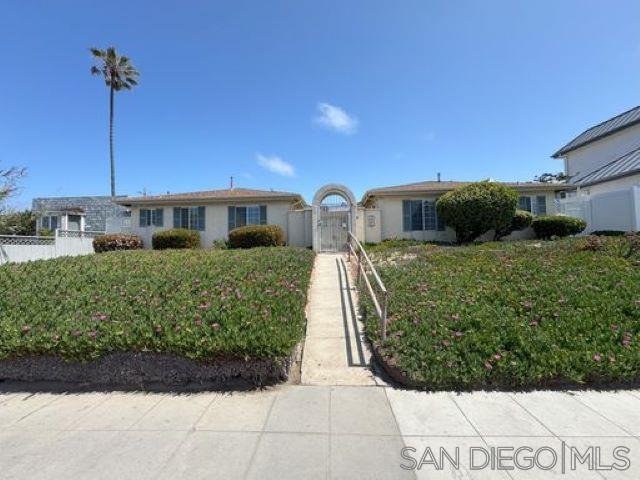 Foto principal - 5058-68 Santa Monica Ave