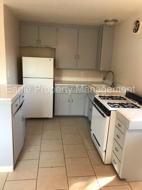 Building Photo - Cute 1 BD 1 BA Downstairs Apartment
