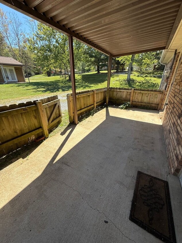 Primary Photo - Cozy 2 Bed 1 Bath Duplex