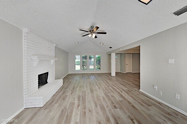 Building Photo - 7712 Los Alamitos St
