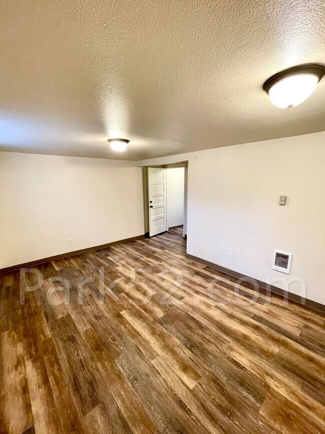 Foto del edificio - 401 N M St