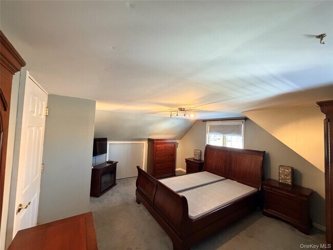 Foto del edificio - 140 10th Ave