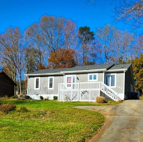 Foto principal - 208 Brambleton Ct