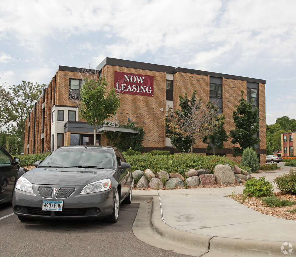 Building Photo - Sienna Green Apartments