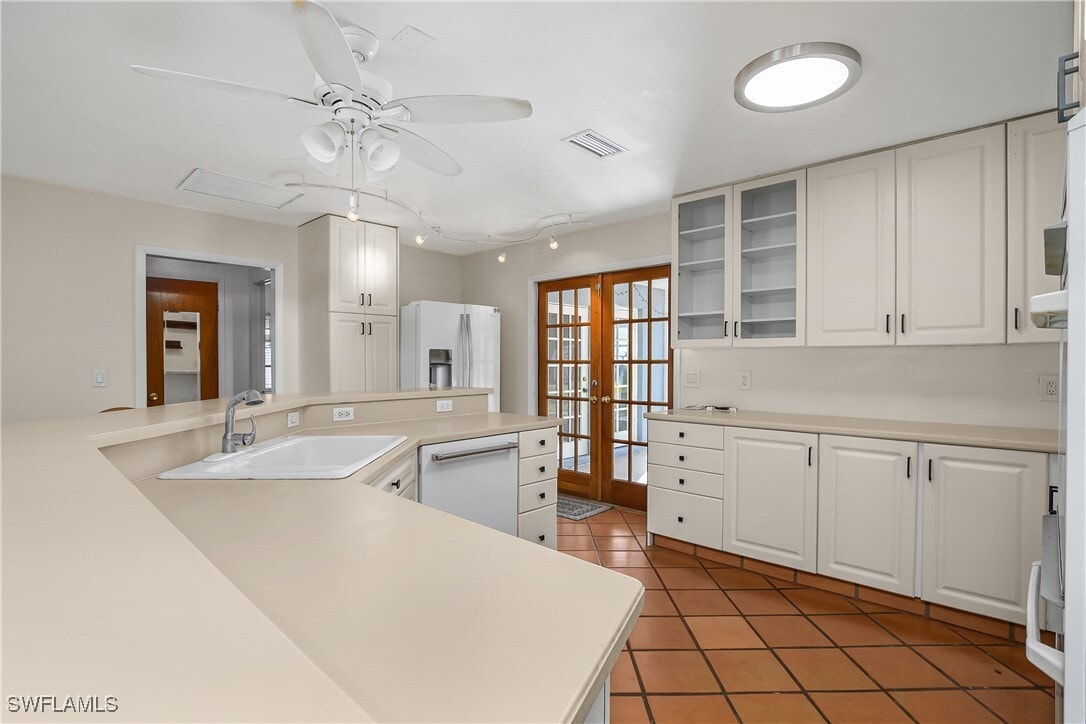 Foto del edificio - 48 Republic Dr