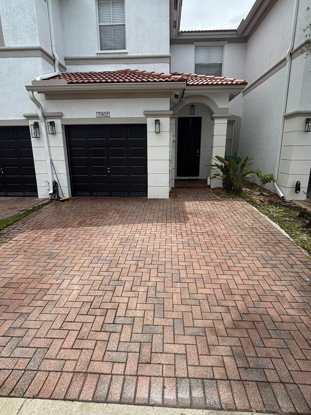 Photo - 7902-nw107 NW 107 Ct (Miami, FL)