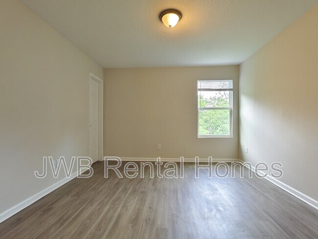 Foto del edificio - 6881 Lake Mist Ln
