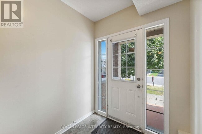 Building Photo - 215 Huntsville Dr