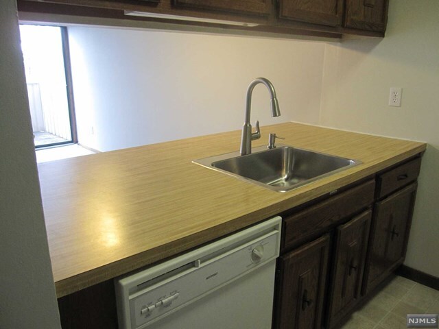 Building Photo - 2167 Ellery Ave