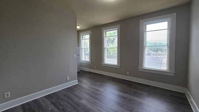 Building Photo - 2131 Staebler St