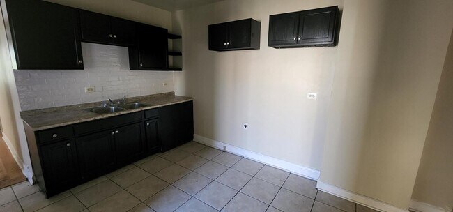 Foto del edificio - 4429 W Adams St