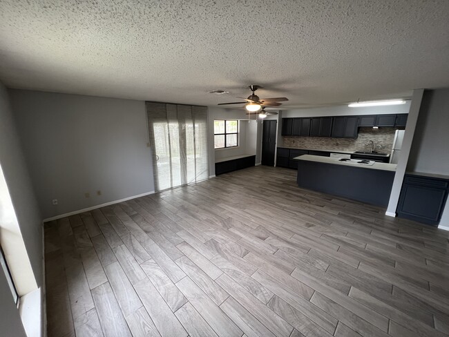 Building Photo - 3413 Cartagena Dr