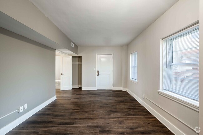 2BR, 1BA - 650SF - Dining Room - Grandview Apartments