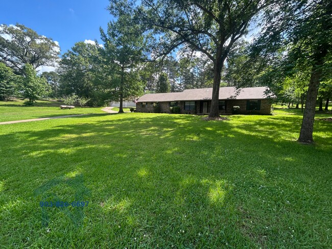 Foto del edificio - 104 Pinewood Ct